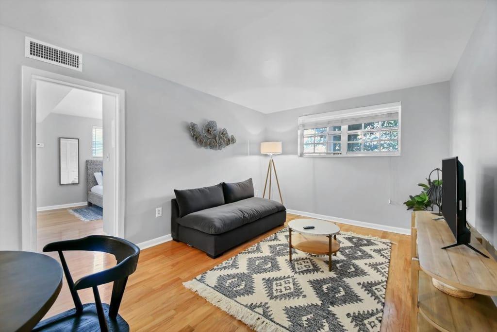 Decorative 1Br With Parking Close To Stores Tampa Exterior photo